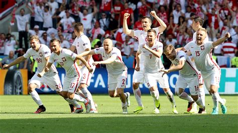 Sam wallace's dispatch from marseille. Poland beat Swiss on penalties in Euro 2016 as Xhaka ...