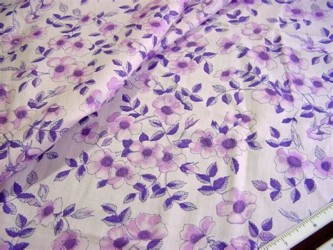 Vintage 40s Fabric Wild Roses In Lilac And Purple On Lavender Quilt