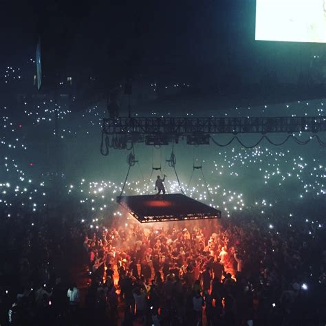 Kanye West Saint Pablo Tour 2016 Stage Lighting Design Kanye West