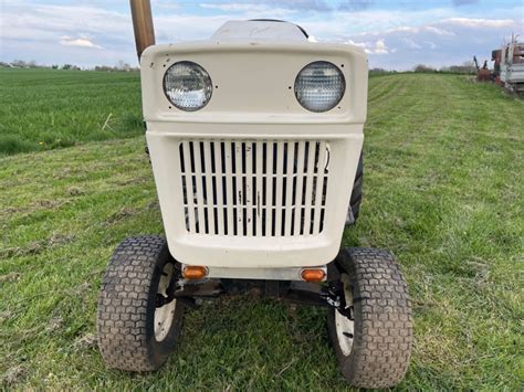 Klaravik Auktioner Bolens Traktor