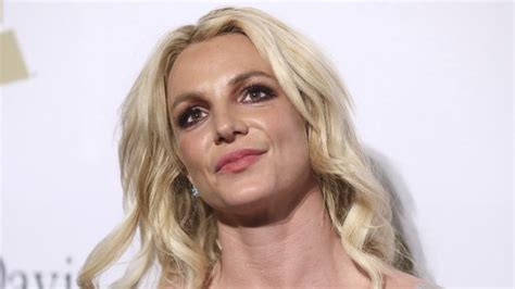 Britney Spears Secures Book Deal Cnn