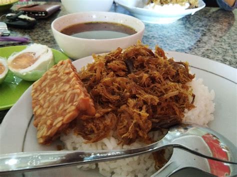 Rawon pak pangat, surabaya picture: Rawon Pak Pangat Wonokromo, Gayungan, Surabaya - Lengkap ...