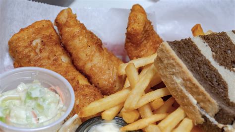 Why The Friday Fish Fry Became A Wisconsin Tradition
