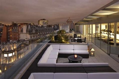 Show up early if you'd like to enjoy the view in peace. Radio Rooftop Bar Covent Garden Bars