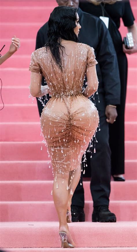 Kim Kardashians Met Gala Dress Was So Tight She Was Unable To Sit Down Or Pee When Pressed