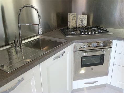 Idee di arredo per progettare al meglio la tua cucina ad angolo. Stosa Cucine Cucina Beverly Provenzale Legno Bianca ...