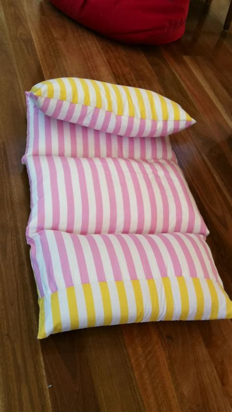 It means that i have another pillow mattress just waiting for me to make it (it's probably going to wait a while). Today's Pinterest Craft: pillow mattress for the little ...