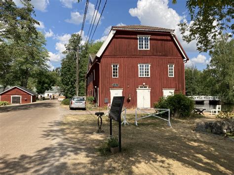 Yksi Suomen vanhimmista ja parhaiten säilyneistä ruukkiyhdyskunnista myytävänä, 8 rakennusta ...