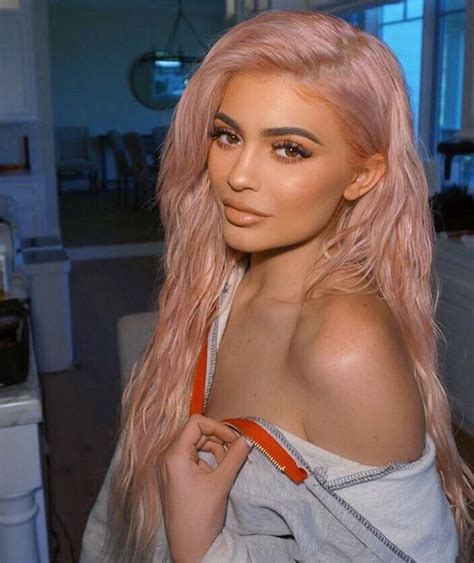 Kylie Jenner rose gold hair | idols | Pinterest | Jenners ...
