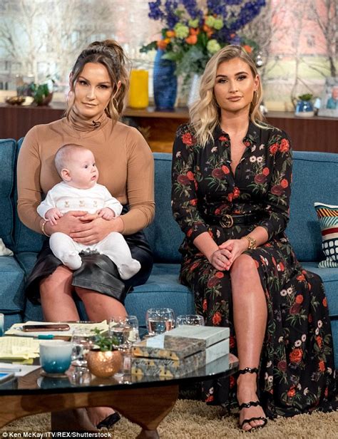 Sam Faiers Four Month Old Daughter Rosie Makes First Tv Appearance Daily Mail Online