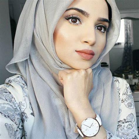 Pretty Hijabi Makeup Ideas You Need To Follow Fashion