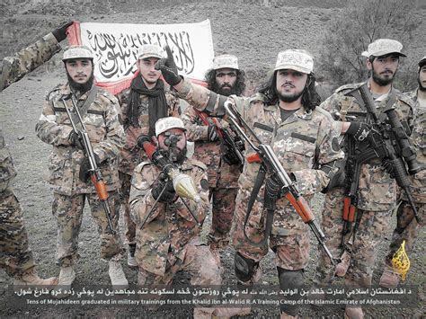 'students' or 'seekers'), which refers to itself as the islamic emirate of afghanistan (iea), is a deobandi islamist movement and military organization in afghanistan, currently waging war (an insurgency, or jihad) within the country. Талибан - крутой, умный и сообразительный: colonelcassad ...