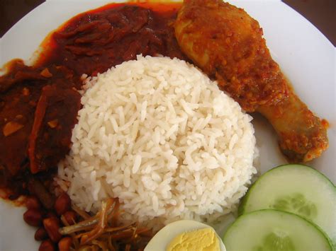 East iz east is devoted to anything and everything about eastern clothing, culture, history, traditions, foods, values and heritage of the east. Recipe Nasi Goreng: Nasi Lemak