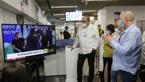 In israel haben die impfungen gegen das coronavirus begonnen. Israel beginnt am Samstag mit Corona-Impfung