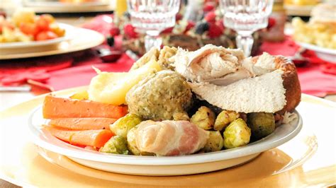 tips for cooking a christmas turkey dinner tastefully vikkie