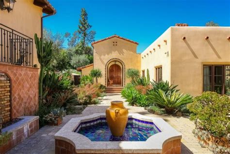 The History And Architecture Of Hacienda Style Homes In 2021