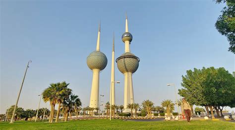 kuwait travel tourism map culture compass travel guide
