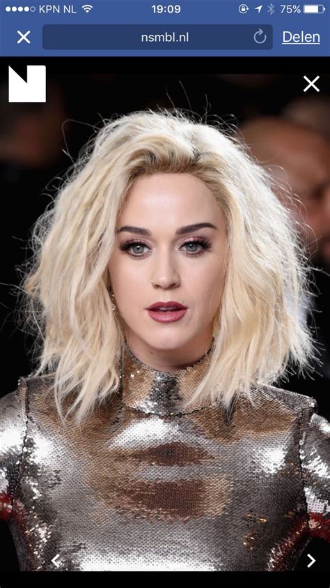 katy perry with a blonde bob at the grammy s 2017 katy perry celebrity hairstyles cool