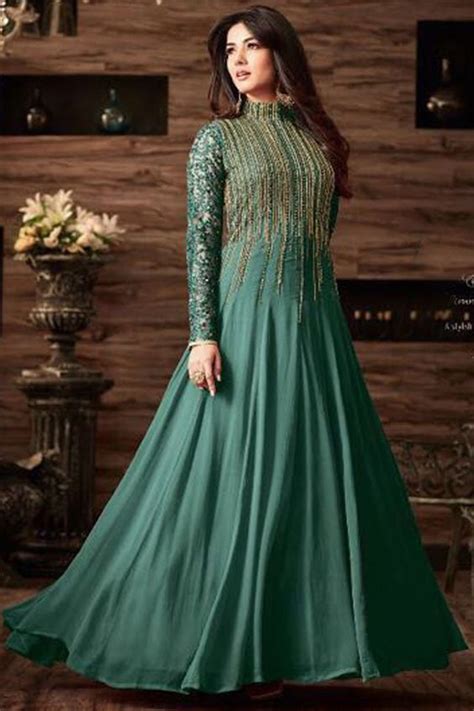 This is an easy hairstyle for western gown. 16 Unique and Trendy Indo Western dresses for Girls 2018
