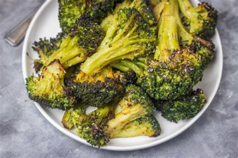 The key to getting any crispness to frozen broccoli is to roast it on high heat. Oven Roasted Frozen Broccoli - The Dinner Bite