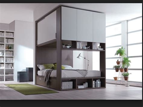Check spelling or type a new query. Armadio Con Sopra Il Letto - Camera da letto matrimoniale ...