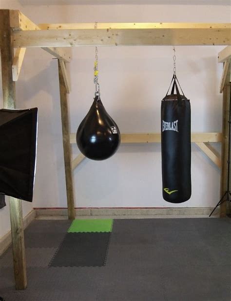 Diy Punching Bag Stand Bing Images Home Gym Set Diy Home Gym At