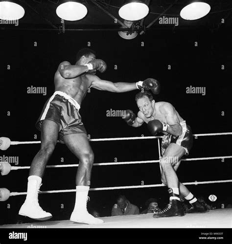 Cassius Clay Aka Muhammad Ali Vs Henry Cooper In Their First Fight At Wembley Stadium Clay