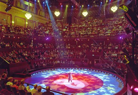 Une belle journée de shopping et de détente en perspective ! Koninklijk Theater Carré Amsterdam - GGH ARCHITECTEN
