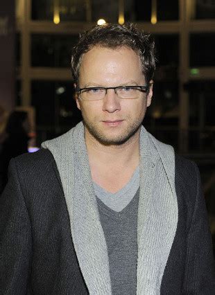 Sprawdź najnowsze plotki i obejrzyj zdjęcia gwiazd. Maciej Stuhr: Nie zastąpiłem Figurskiego | Kozaczek