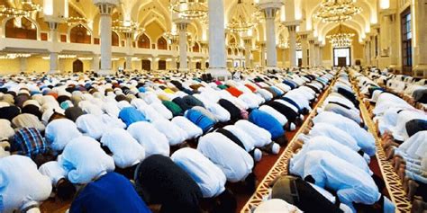 أوَّلُ وقتِ صلاةِ العِيدينِ أوَّلُ وقتِ صلاةِ العيدينِ حين ارتفاعِ الشَّمسِ قال ابنُ بطَّال: وقت صلاة العيد في الرياض 1441 - موسوعة المنهاج