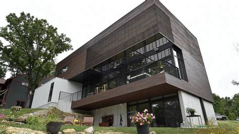If you're familiar with the prefab home industry, you may have already heard of a few manufacturer brands or even have a particular manufacturer in mind when shopping for your new home. Kansas City's world-class architects build homes that ...