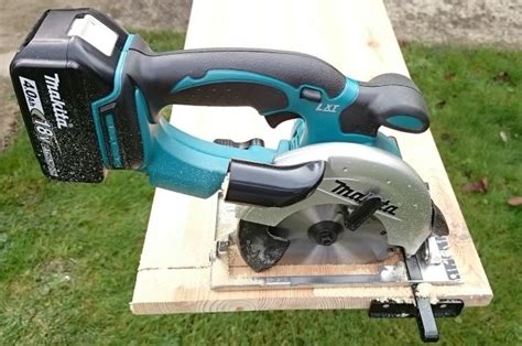Makita dss501 pdf user manuals. Makita DSS501Z Akku Handkreissäge - Leicht und Kompakt