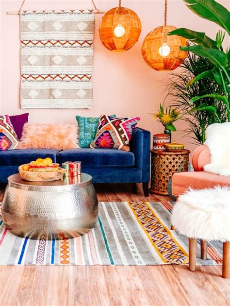 Amazon offers a wide variety from trusted brands such as leachco's popular snoogle and boppy's. Living Space that Use Pillows to Soften and Style | Modern Home Decor