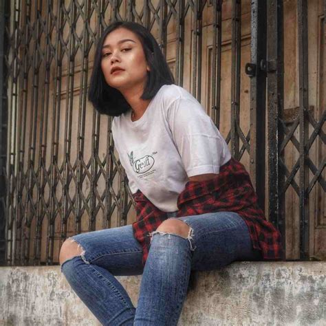 Kenalan yuk dengan sosok siska kohl , tiktoker review produk dengan 2,5 juta followers. Adella Wulandari - Biodata, Profil, Fakta, Agama, Umur ...