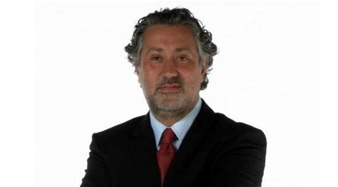 Can dündar 'a 5 yıl 10 ay, eski cumhuriyet gazetesi ankara temsilcisi erdem gül 'e 5 yıl hapis cezası. Murat Sabuncu kimdir?