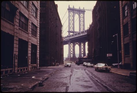 Filemanhattan Bridge Tower In Brooklyn New York City Framed Through