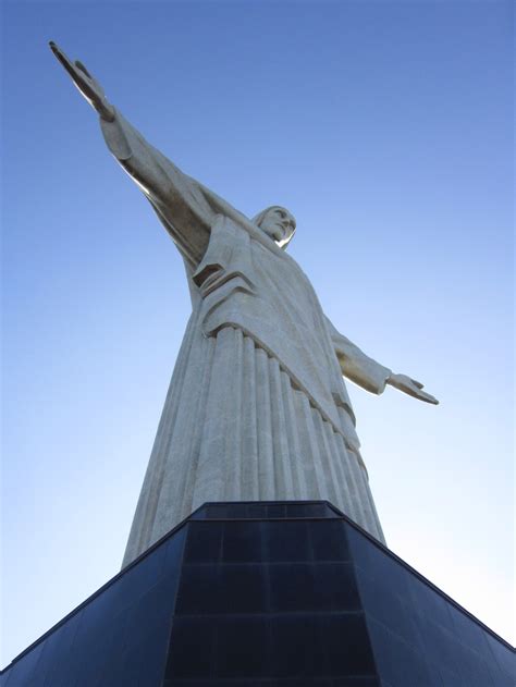 The height of the figure is 38 meters, the height of the pedestal — 8 meters, weight — 1145 tons, arm stretch — 30 meters. Rio Grande Jesus Statue