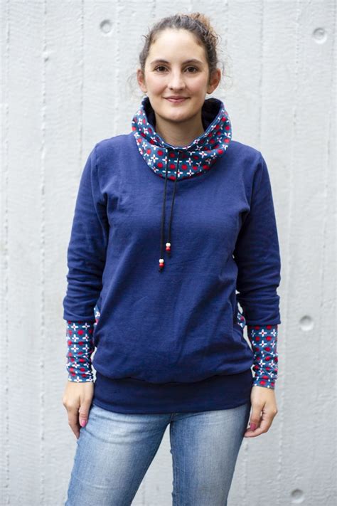 Hier findest du kostenlose schnittmuster, anleitungen, freebooks, pdfs und einige tipps und tricks, die dir beim nähen eines umhanges helfen! Genäht - Gemütlicher Kragenhoodie mit Loopkragen › Do it yourself, Genähte Kleidung › DIY ...