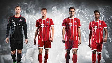 El cuello se modifica de forma marcada ya que las solapas desaparecen y se maneja. Bayern Munich 2017-18 adidas Home Kit - Todo Sobre Camisetas
