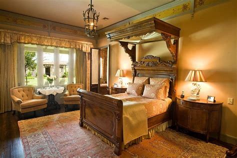 Victorian furniture and architecture style was very popular in the second half of the nineteenth century. Decorating trends 2017: Victorian bedroom - HOUSE INTERIOR
