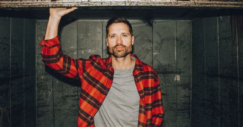 Walker Hayes Drops The Beat On New Country Rap ‘u Gurl The Spotted