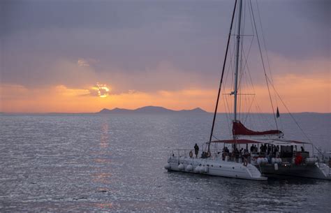 Santorini Sunset Cruise Living Nomads Travel Tips Guides News