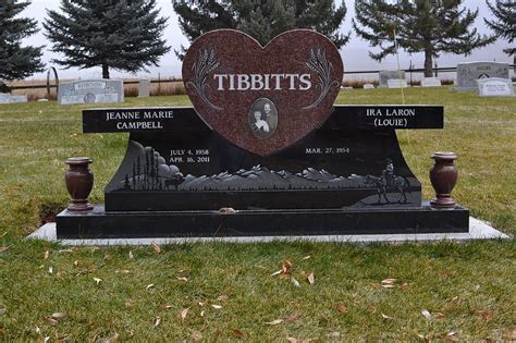 Placing flowers on a grave is a beautiful way to remember a loved one, especially around the holidays. Pin on funeral's and grave markers