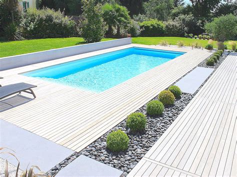 La piscine paysagée par l esprit piscine 9 5 x 4 m Revêtement blanc