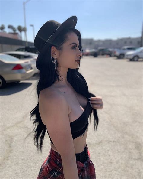 Wwe Wrestler Turned Actor Paige Shows Off Her Wild Side In Hot And Sexy Social Media Pics News18