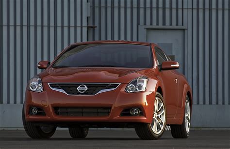 2013 Nissan Altima Coupe Hd Pictures