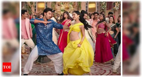 Shraddha Kapoors Thumka Dance Move In Tjmm Has A Shakti Kapoor Connection Check How