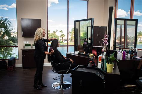About The Salon At Lakeside