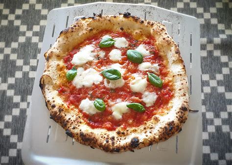 Homemade Neapolitan Style Pizza Margherita Dining And Cooking