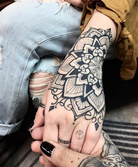 Tatuagem na mão Veja artistas que são incríveis Tattoo2me Blog